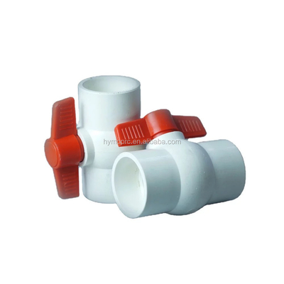 ASTM DIN Standard Λευκή βαλβίδα μπάλας PVC σε όλα τα μεγέθη με μέγεθος 1,5 ιντσών και κόκκινο λαβή
