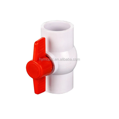 ASTM DIN Standard Λευκή βαλβίδα μπάλας PVC σε όλα τα μεγέθη με μέγεθος 1,5 ιντσών και κόκκινο λαβή